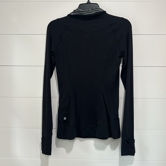 Lululemon Think Fast Pullover Shirt in Black Parallel Stripe Black White Size 4 - Picture 8 of 16